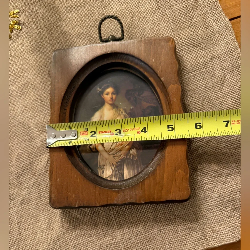 Vintage Wooden Picture Frame w/ Brass Twist Handle – Cottagecore Decor